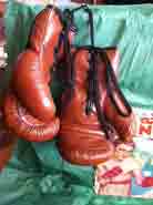 aNTIQUE LEATHER BOXING gLOVES